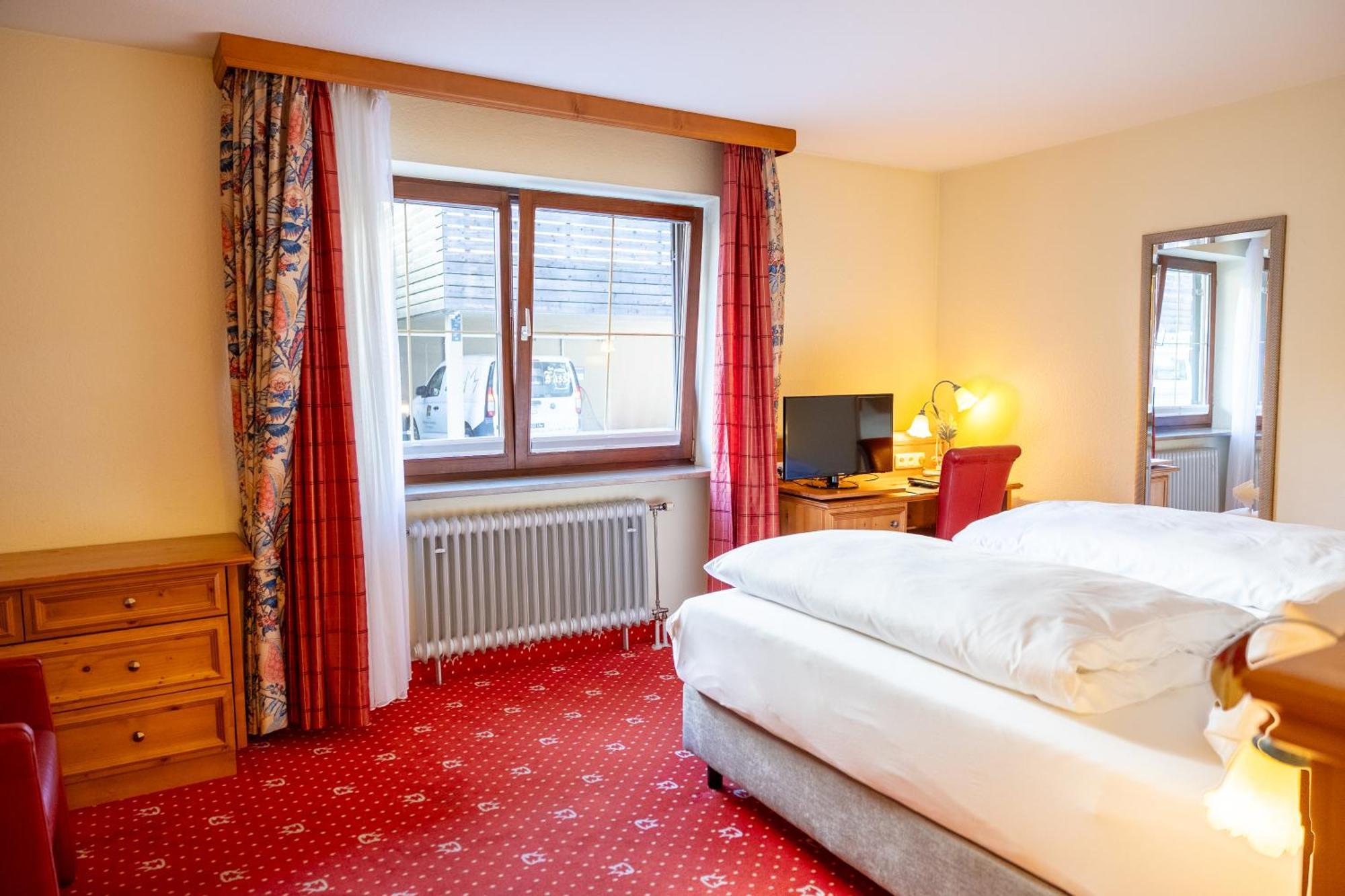 Double Room Ground floor or basement Dachstein
